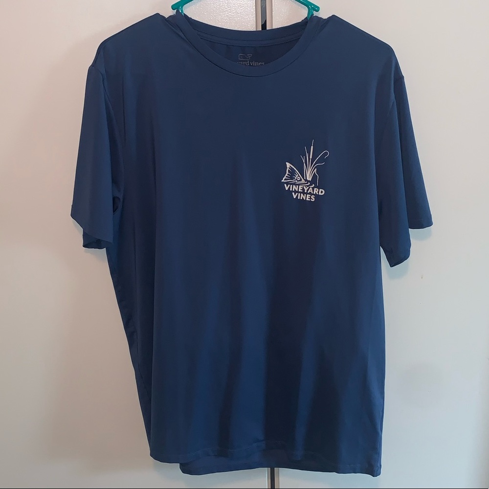 Men’s Vineyard Vines performance tee